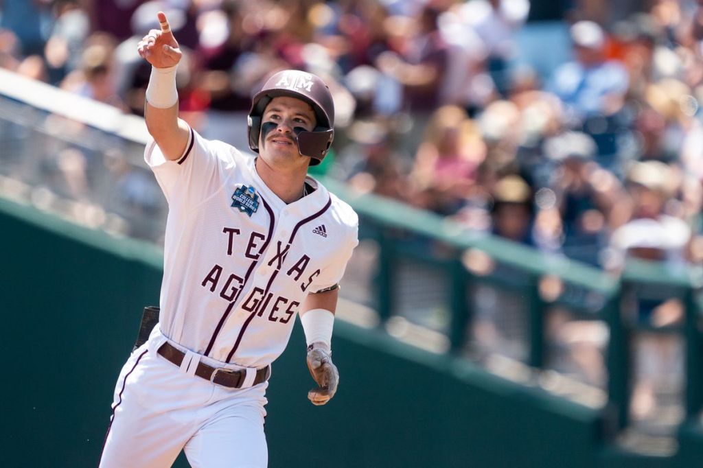 Horns Down! Texas A&M defeats Texas 10-2 to stay alive in the College World&nbsp;Series
