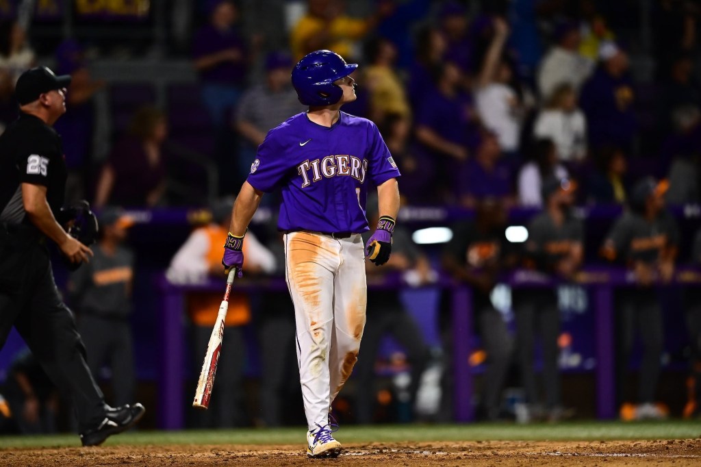 LSU advances to the Super Regionals after overpowering Oregon State&nbsp;13-7