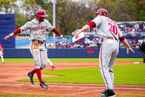 # 5 Arkansas takes the series over Ole Miss with a 6-4 win on&nbsp;Saturday