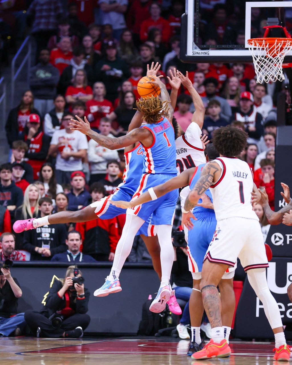 #23 Ole Miss goes on the road and dominates Louisville&nbsp;86-63