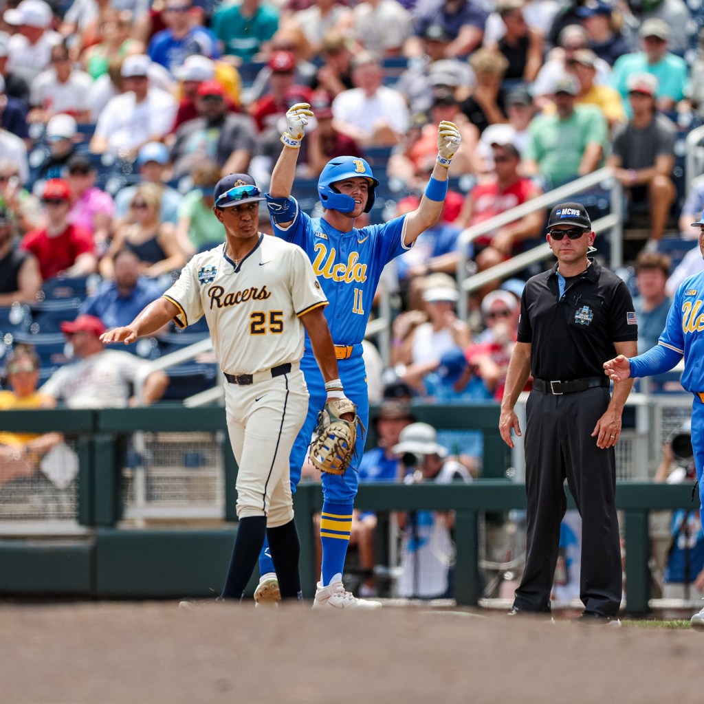 UCLA takes the College World Series opener over Murray State&nbsp;6-4