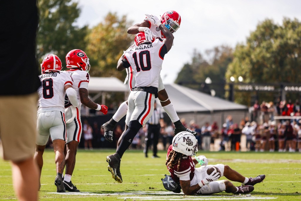 #5 Georgia dominates Mississippi State 41-21