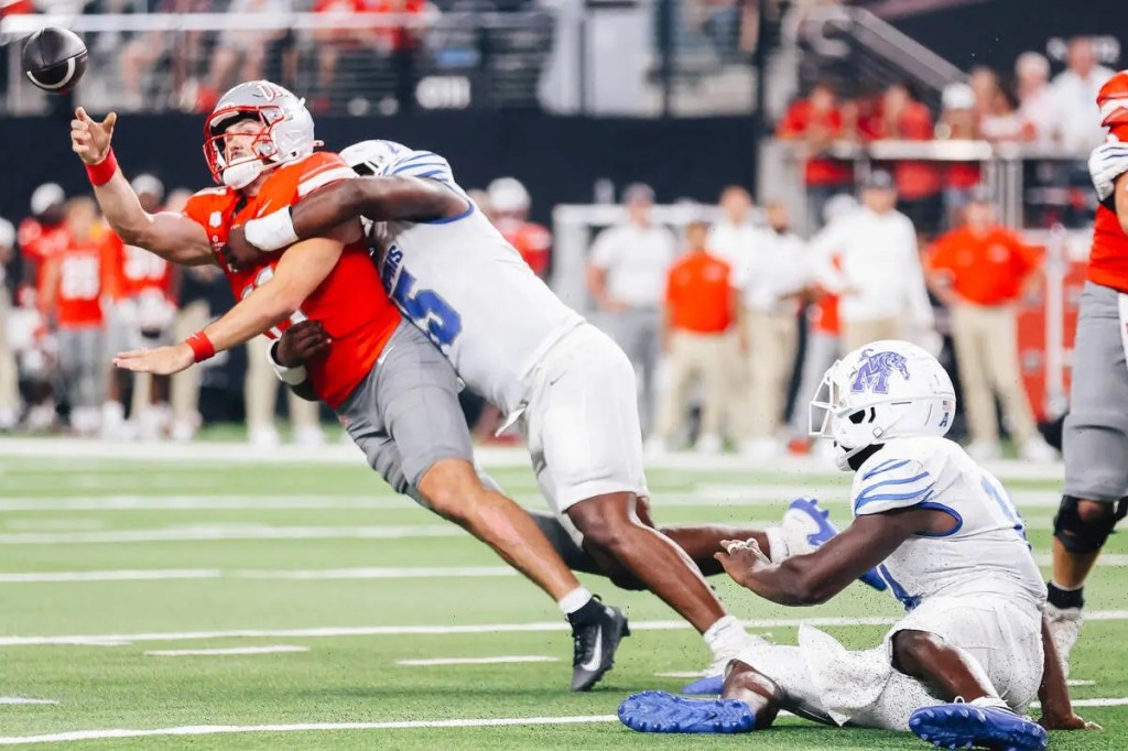 Memphis opens the 2026 season with a massive 27-21 road win over UNLV, giving Coach Huff his first win as the Tigers Head&nbsp;Coach